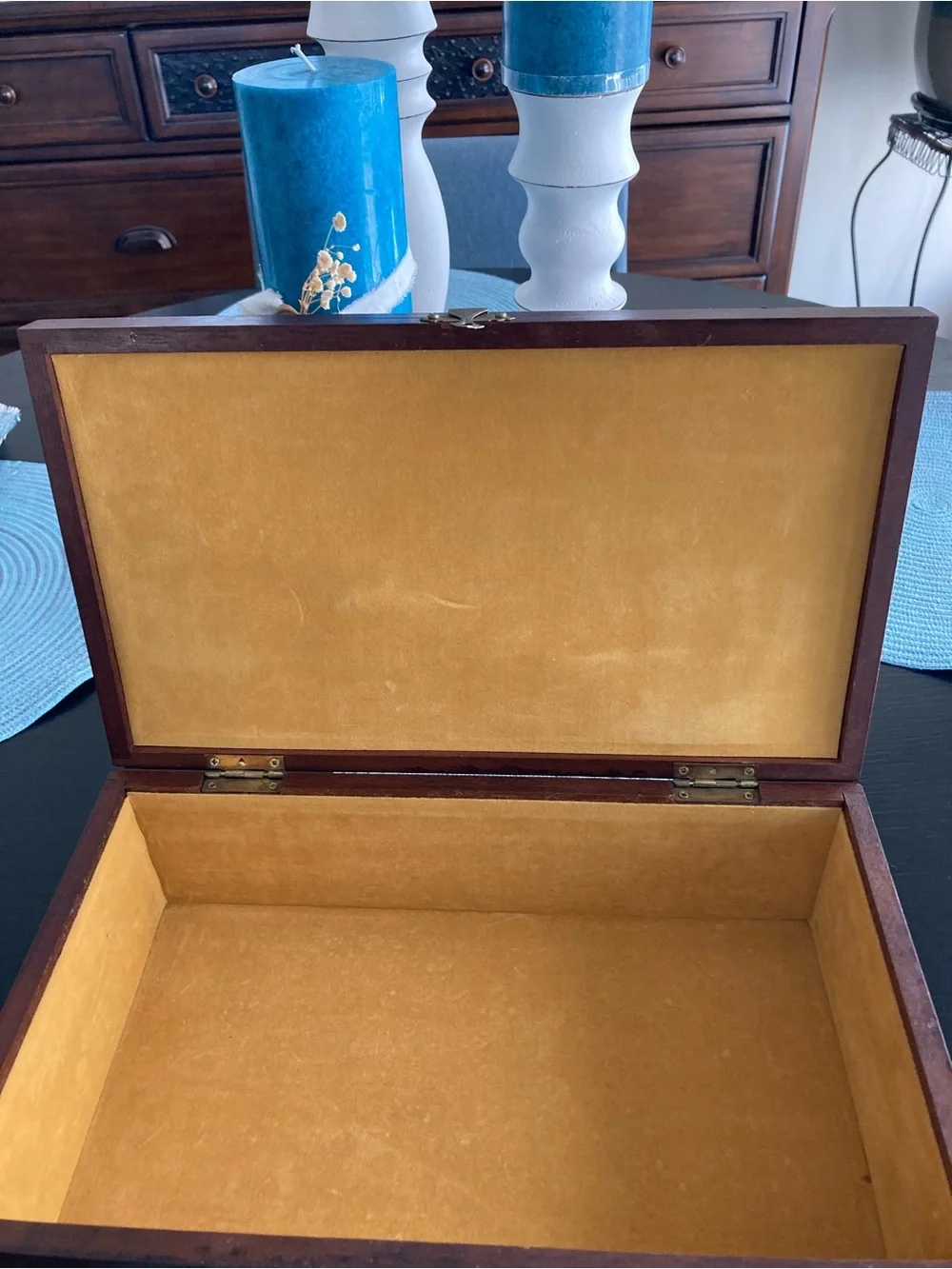 Vintage Wooden Jewelry/Keepsake Box in Dark Brown with Brass Latch